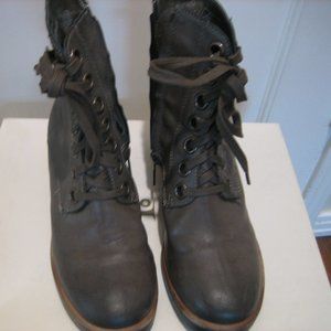 Boots Girls Tucker & Tate Size 4M Grey Faux Leather